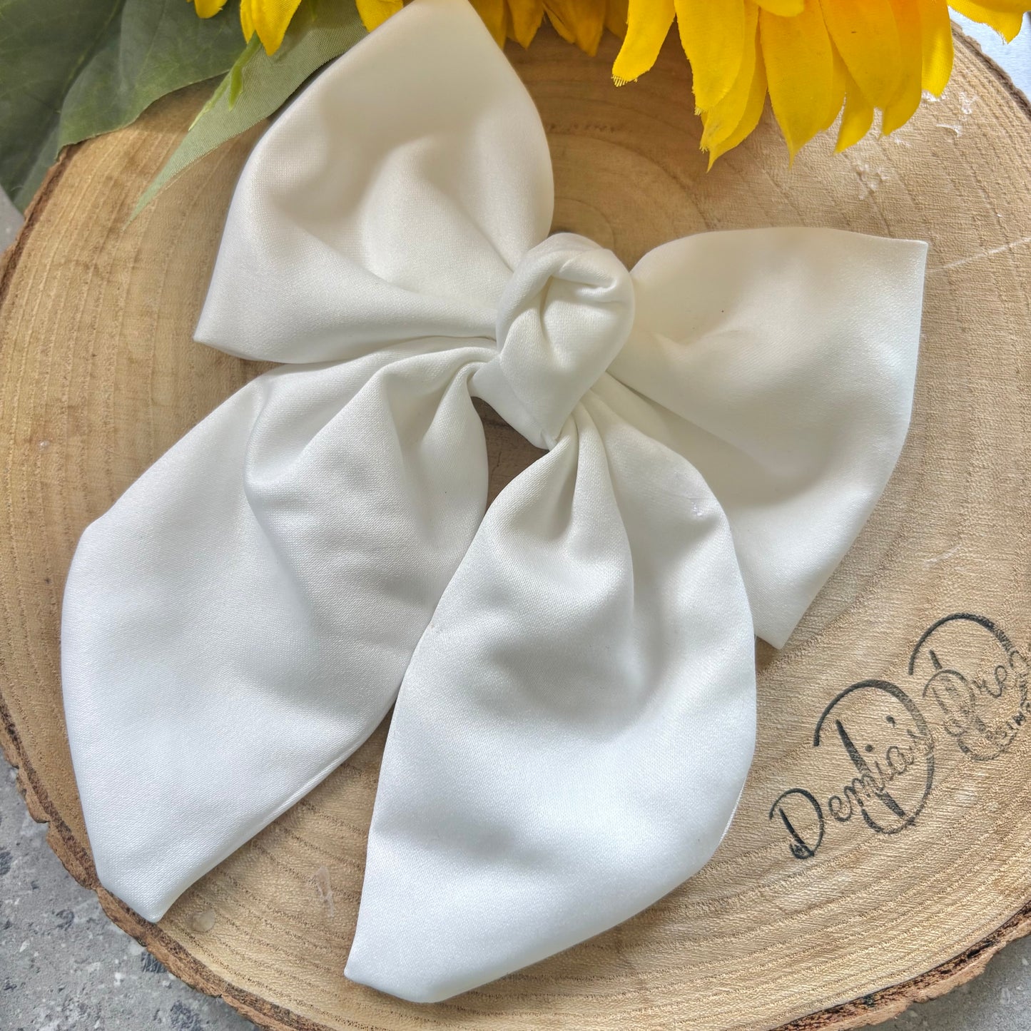 White handmade hair bow